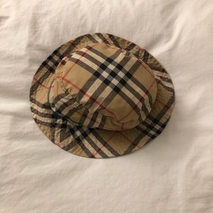 Burberry Golf bucket hat